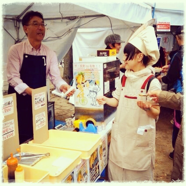 広島城フードフェスティバル2013_がんす娘_RCCラジオ01.jpg